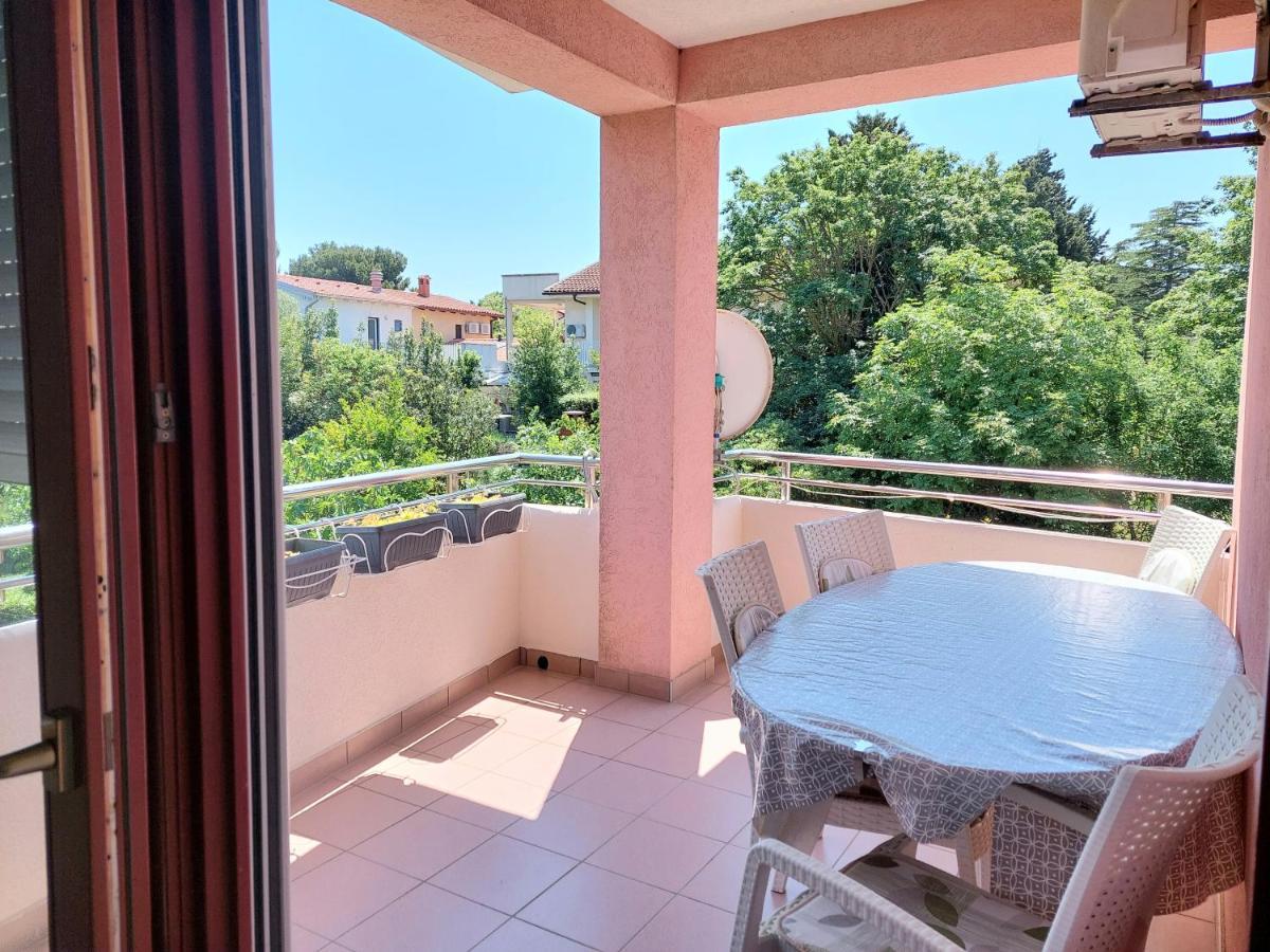 Apartman Mara Premantura Buitenkant foto